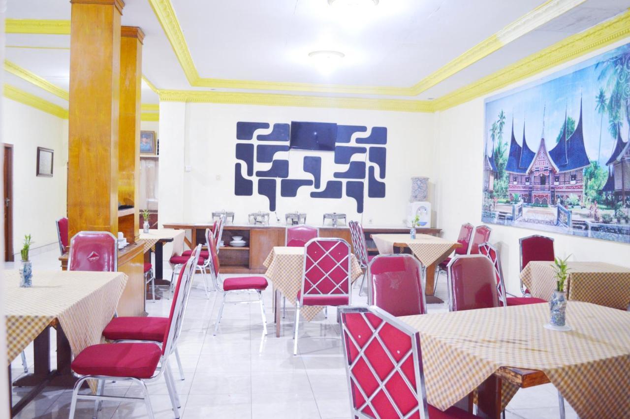 Hotel Yuriko Bukittinggi Esterno foto