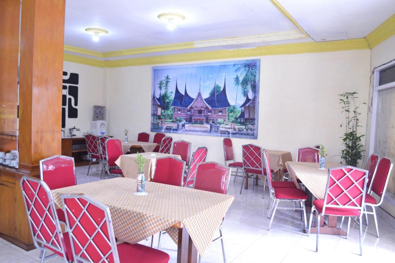 Hotel Yuriko Bukittinggi Esterno foto